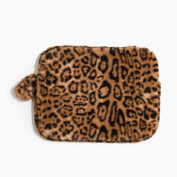 H&M Accessories - H AND M FAUX FUR LAPTOP CASE🤩